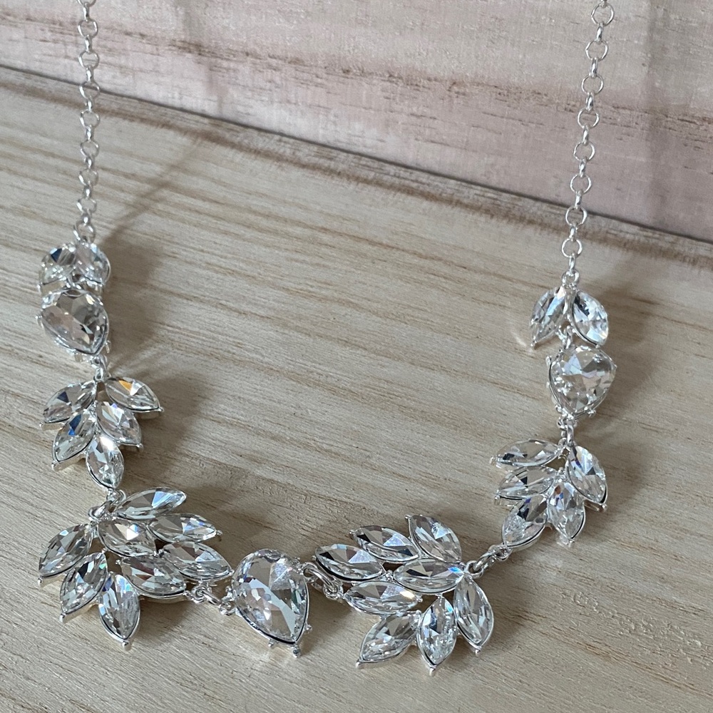 Elegant Silver Leaf Necklace
